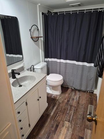 404 7th Ave SE, Oelwein, IA 50662