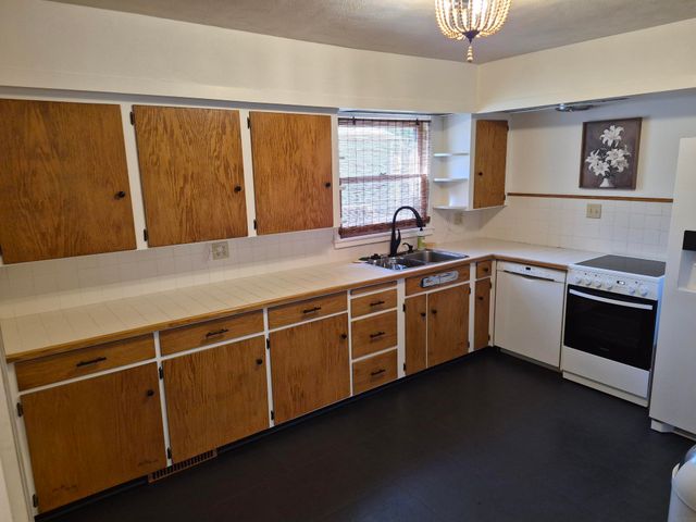 404 7th Ave SE, Oelwein, IA 50662
