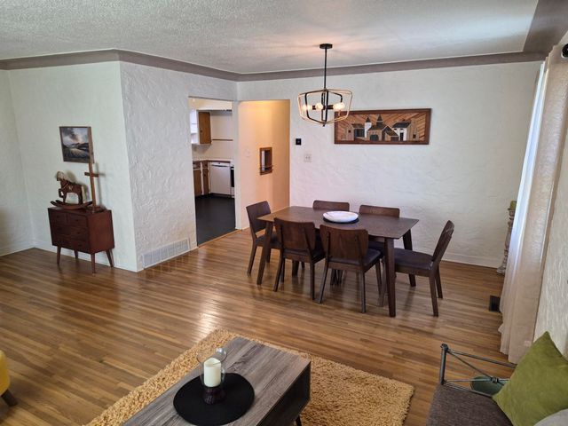 404 7th Ave SE, Oelwein, IA 50662