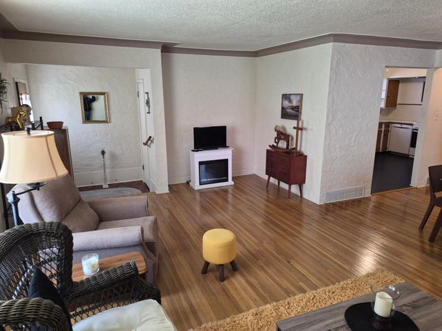 404 7th Ave SE, Oelwein, IA 50662