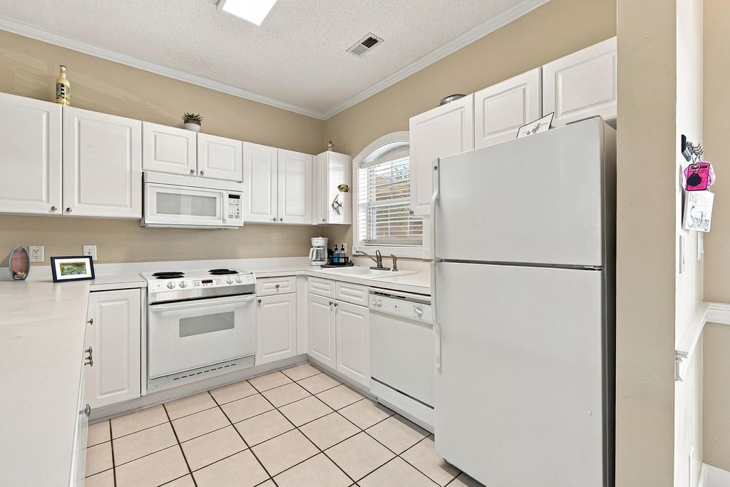 4879 Dahlia Ct Apt 304, Myrtle Beach, SC 29577 — photo 4