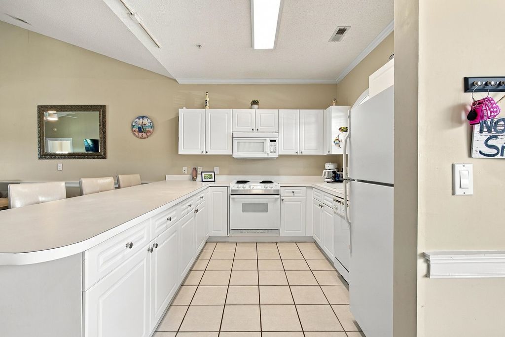 4879 Dahlia Ct Apt 304, Myrtle Beach, SC 29577 — photo 5