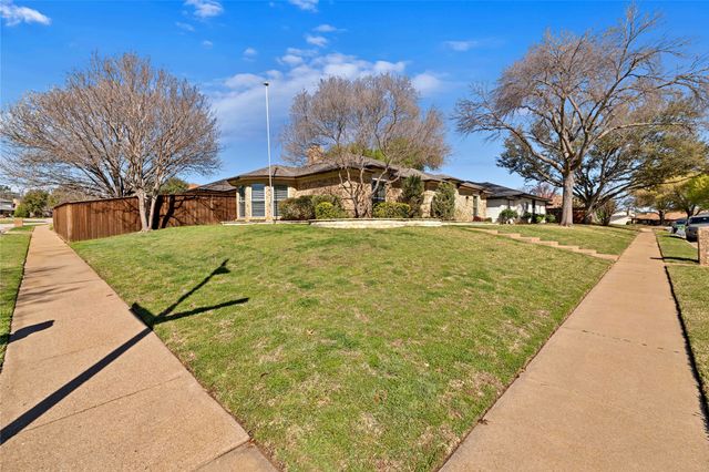 2701 Clearmeadow Court, Bedford, TX 76021