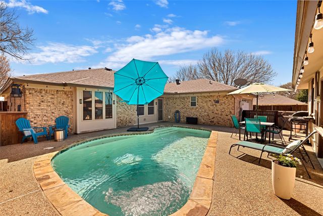 2701 Clearmeadow Court, Bedford, TX 76021