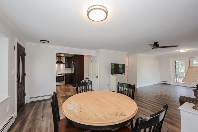 31 Grove Avenue, Salem, NH 03079