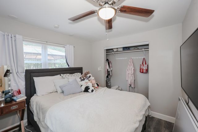 31 Grove Avenue, Salem, NH 03079