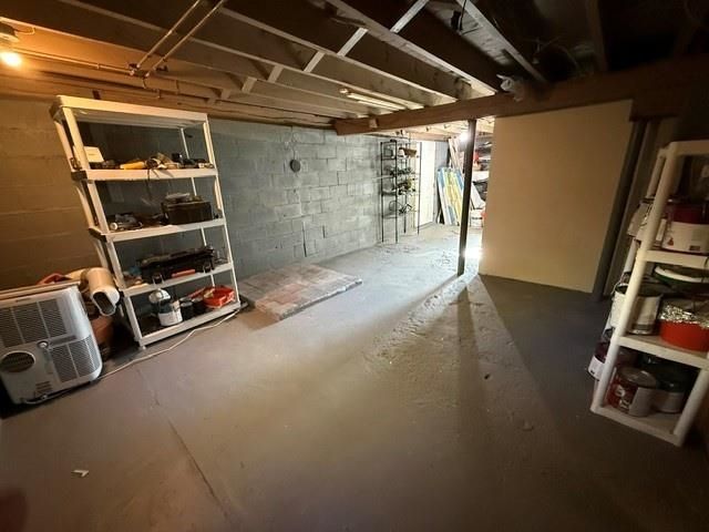 31 Grove Avenue, Salem, NH 03079