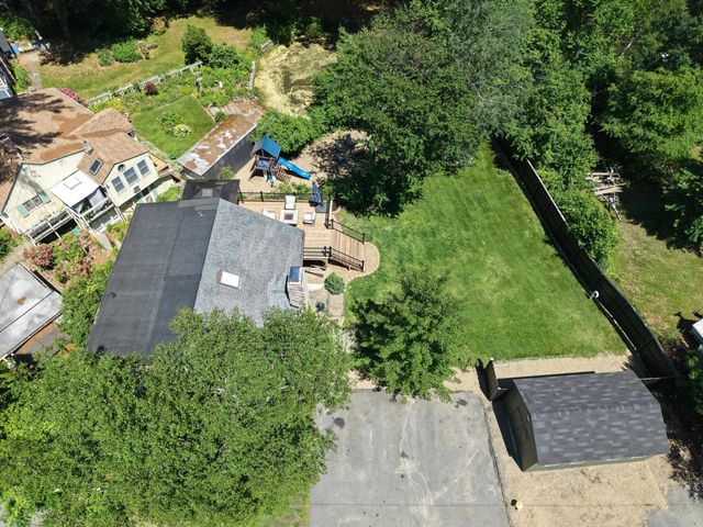 31 Grove Avenue, Salem, NH 03079