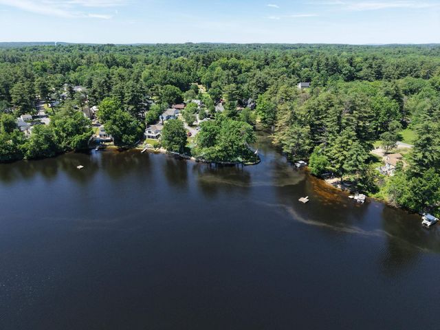 31 Grove Avenue, Salem, NH 03079