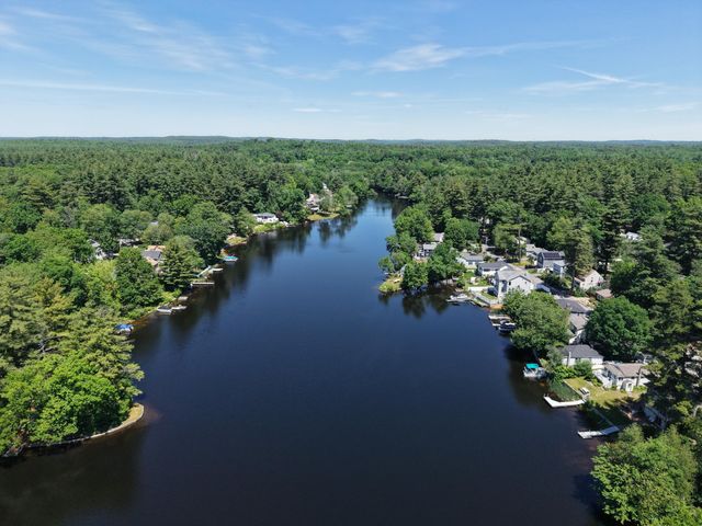 31 Grove Avenue, Salem, NH 03079