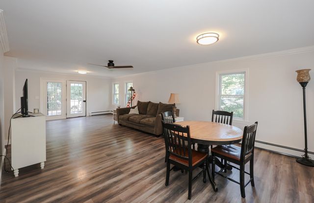 31 Grove Avenue, Salem, NH 03079