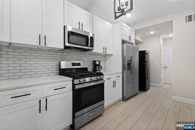 606 54th Street, West New York, NJ 07093