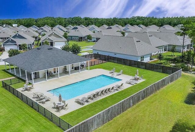 454 Lightning Bug Lane, Freeport, FL 32439