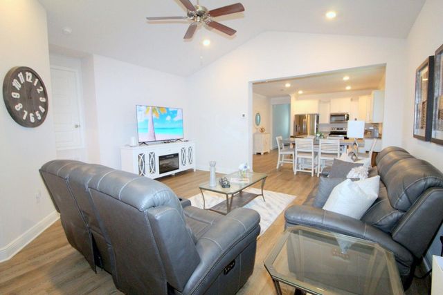 454 Lightning Bug Lane, Freeport, FL 32439