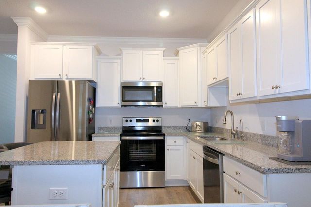 454 Lightning Bug Lane, Freeport, FL 32439