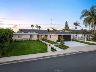 1608 Elm, Costa Mesa, CA 92626