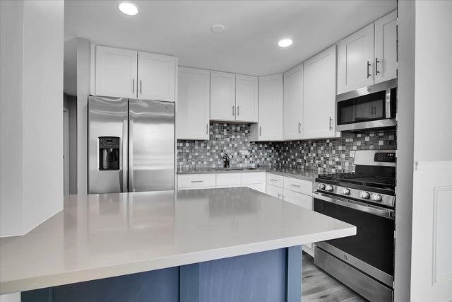 9725 S Karlov Avenue 305, Oak Lawn, IL 60453