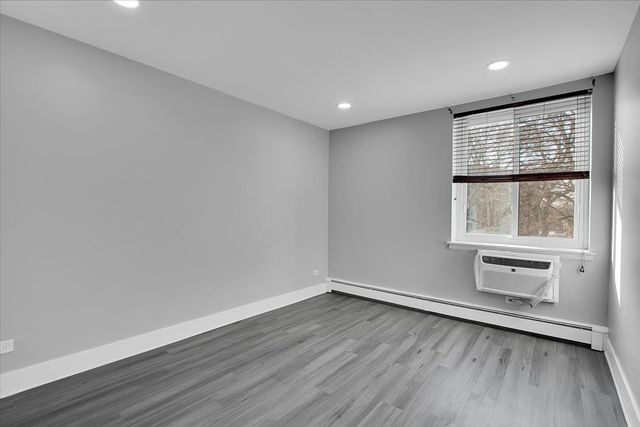 9725 S Karlov Avenue 305, Oak Lawn, IL 60453