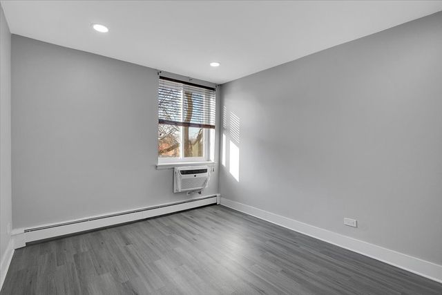 9725 S Karlov Avenue 305, Oak Lawn, IL 60453