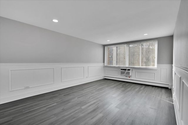 9725 S Karlov Avenue 305, Oak Lawn, IL 60453