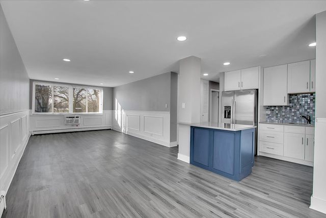 9725 S Karlov Avenue 305, Oak Lawn, IL 60453