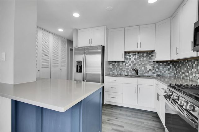 9725 S Karlov Avenue 305, Oak Lawn, IL 60453