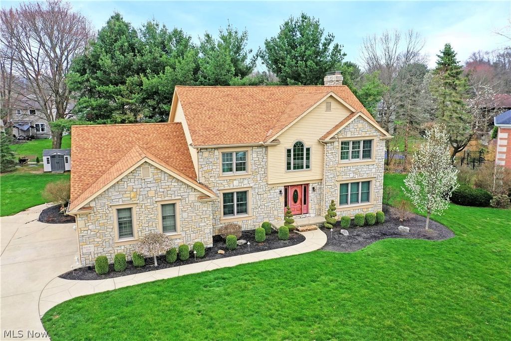 8965 South Street SE, Warren, OH 44484