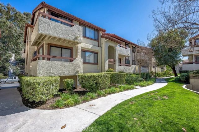 27919 Sarabande 422, Canyon Country, CA 91387