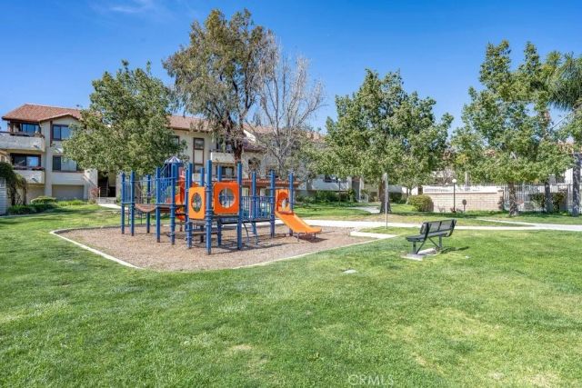 27919 Sarabande 422, Canyon Country, CA 91387