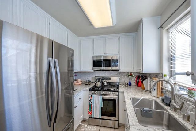 27919 Sarabande 422, Canyon Country, CA 91387