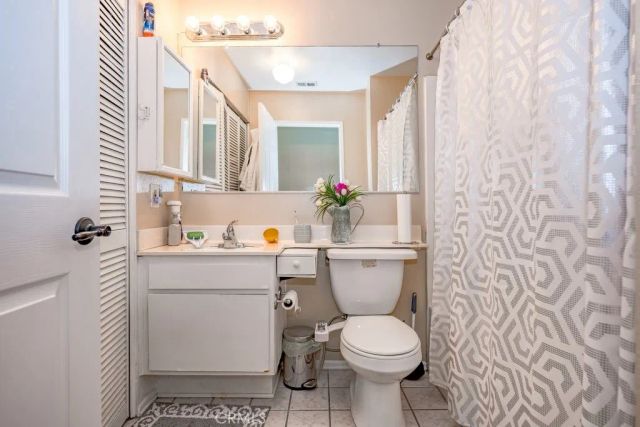 27919 Sarabande 422, Canyon Country, CA 91387