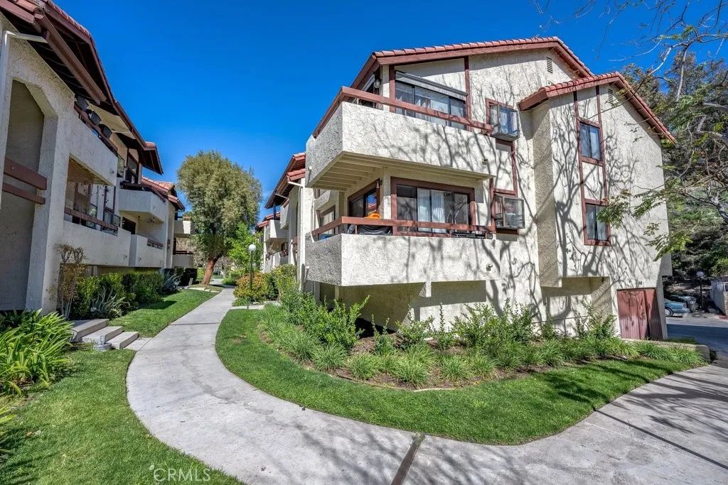 27919 Sarabande 422, Canyon Country, CA 91387