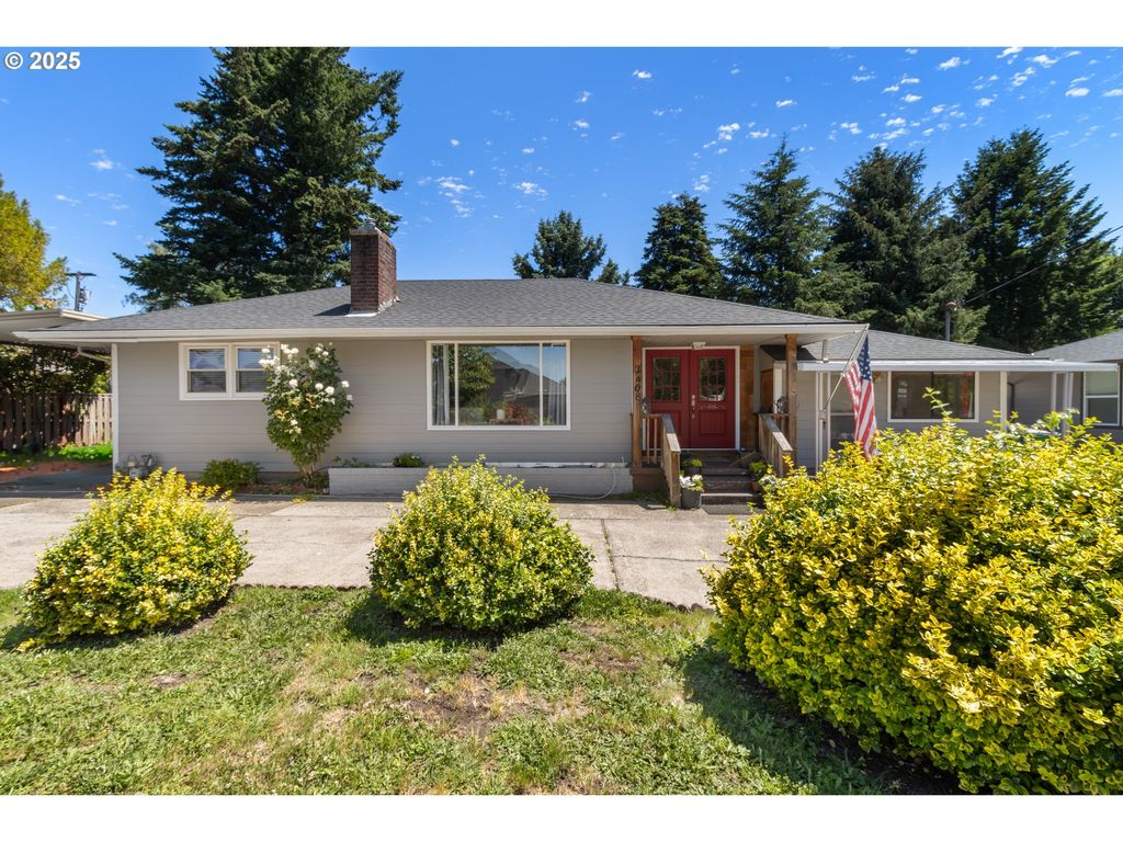 2408 N COLLEGE St, Newberg, OR 97132