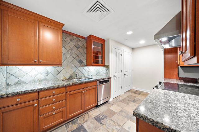 914 Main Street 1603, Houston, TX 77002