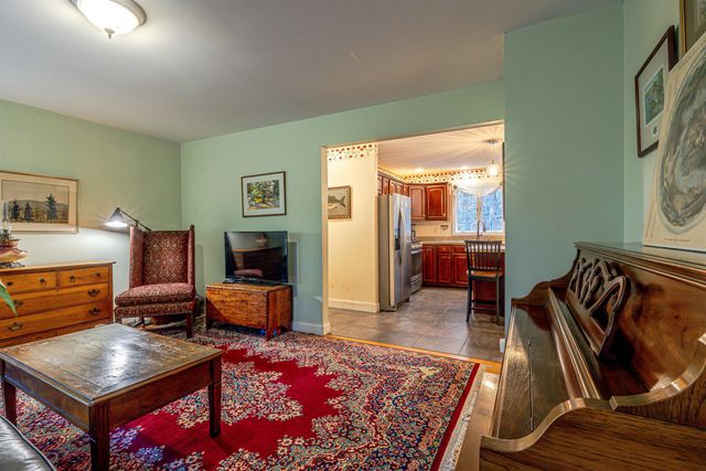 386 Gage Hill Road, Hopkinton, NH 03229