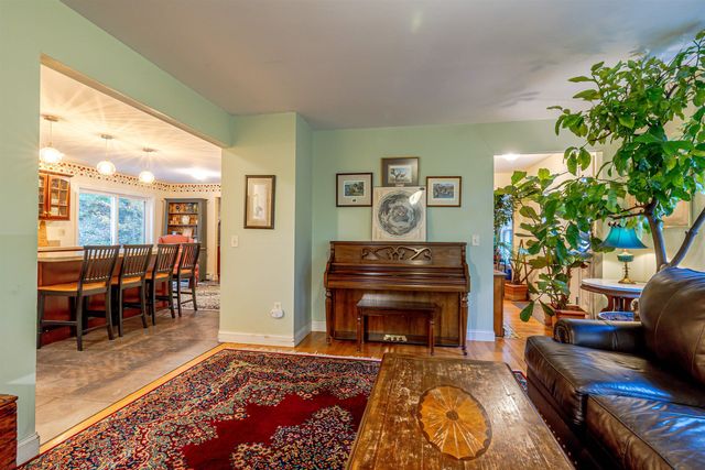 386 Gage Hill Road, Hopkinton, NH 03229