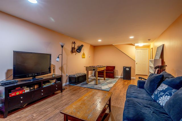 386 Gage Hill Road, Hopkinton, NH 03229