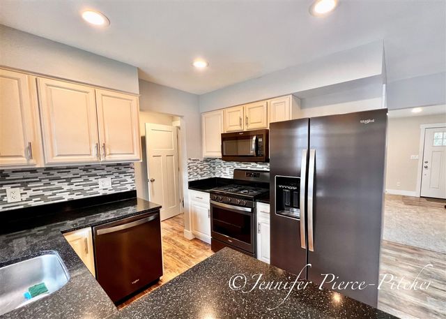 7439 Eastlane Avenue, Jenison, MI 49428