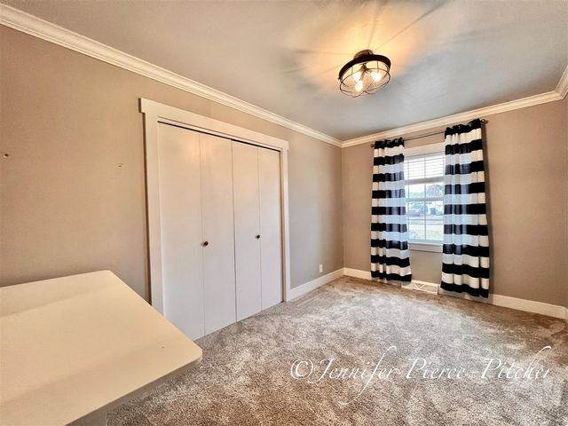 7439 Eastlane Avenue, Jenison, MI 49428