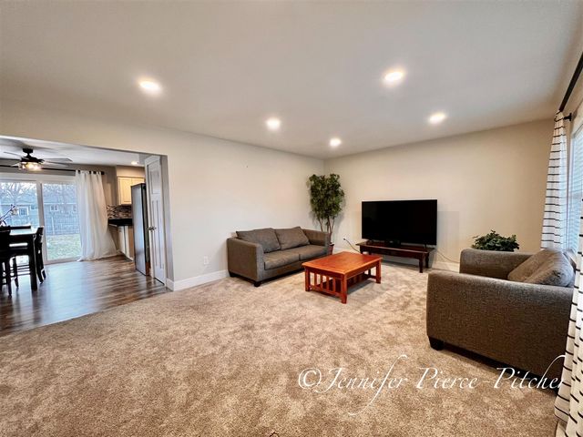 7439 Eastlane Avenue, Jenison, MI 49428