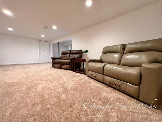 7439 Eastlane Avenue, Jenison, MI 49428