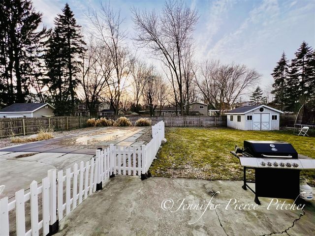 7439 Eastlane Avenue, Jenison, MI 49428