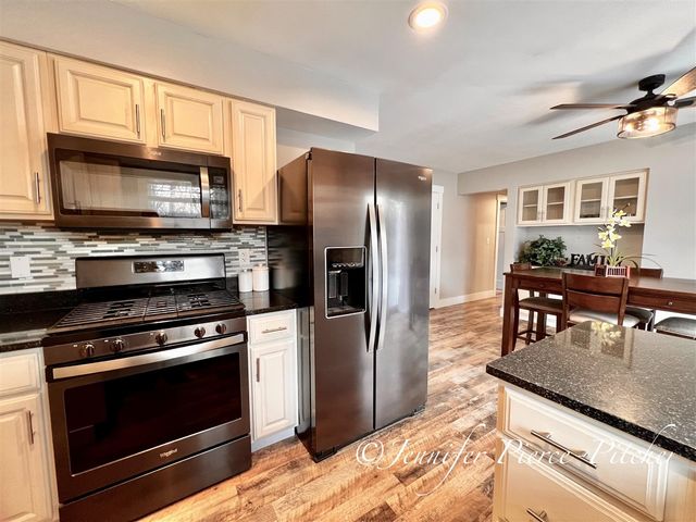 7439 Eastlane Avenue, Jenison, MI 49428