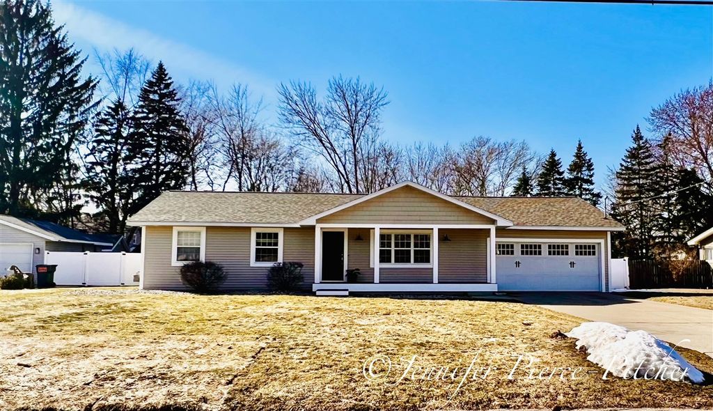 7439 Eastlane Avenue, Jenison, MI 49428