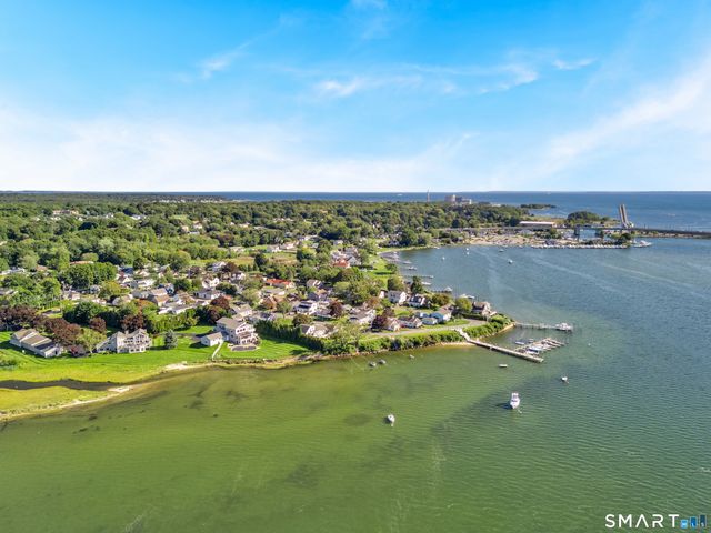 69 Niantic River Road, Waterford, CT 06385