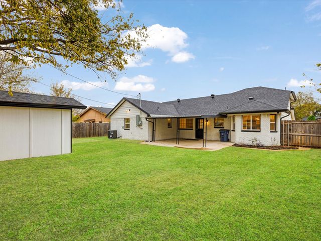 916 Kelley Drive, Everman, TX 76140