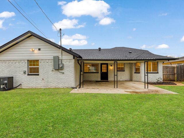 916 Kelley Drive, Everman, TX 76140