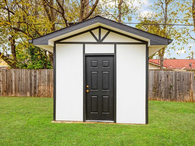 916 Kelley Drive, Everman, TX 76140