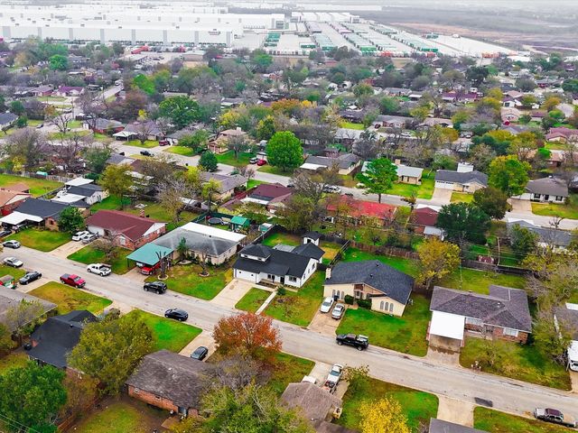 916 Kelley Drive, Everman, TX 76140