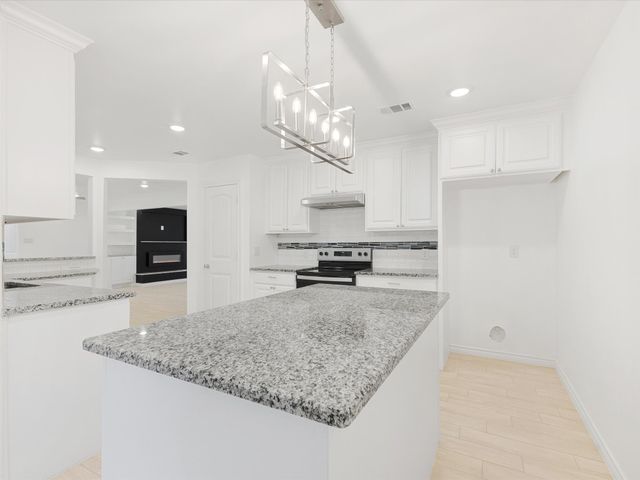 916 Kelley Drive, Everman, TX 76140